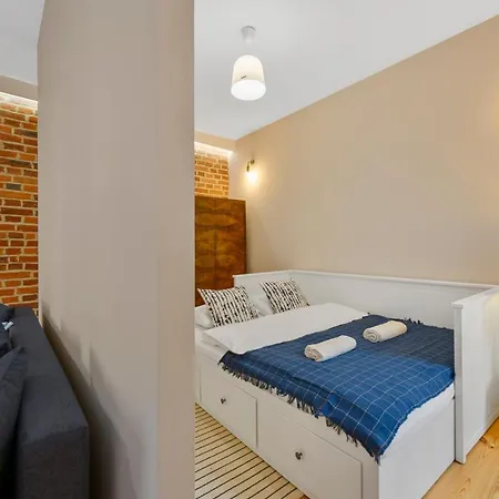 Off Piotrkowska Gate * Łódź