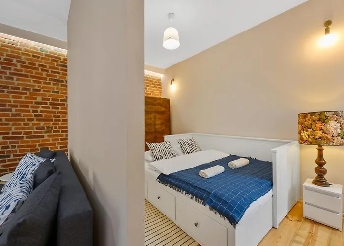 Off Piotrkowska Gate * Łódź