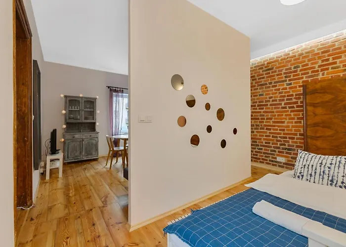 Off Piotrkowska Gate Łódź